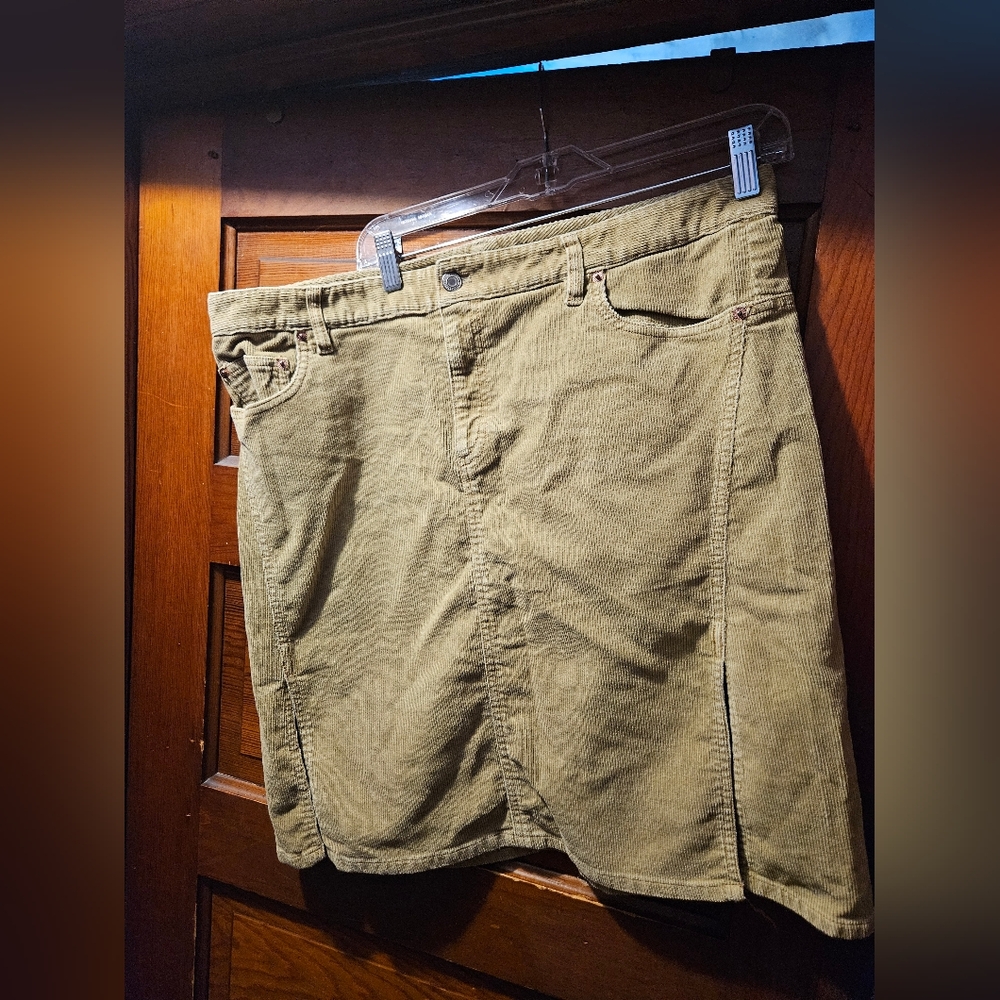 Y2K Women's American Eagle Tan Corduroy Mini Skirt